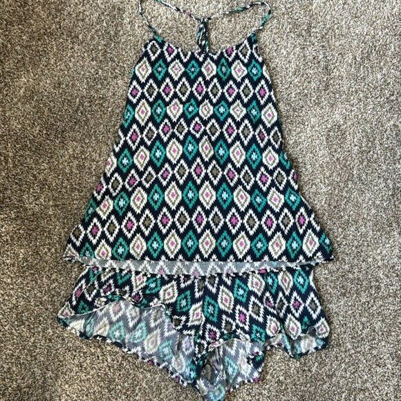 Xhilaration Other - Flowy strappy sleepwear set